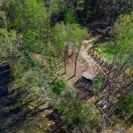 Riverside Tiny Cabin W Hot Tub, Fire Pit, & Kayaks